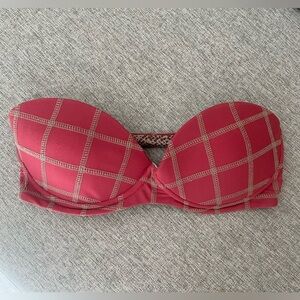 Acacia bikini top in color Lychee